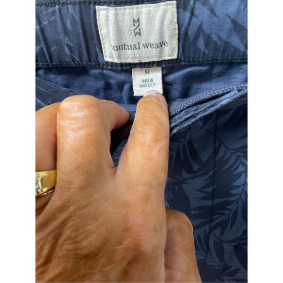 Mutual Weave Men’s Blue Tropical Chino Shorts - Picture 7 of 8